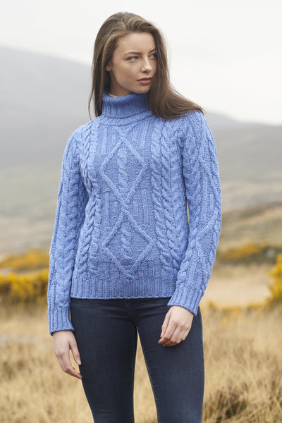 TRADITIONAL CABLE KNIT TURTLE NECK SWEATER